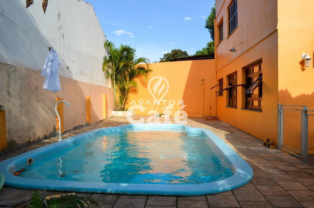 Piscina com área externa murada — Casa com 4 quartos à venda em Duque de Caxias, Santa Maria/RS