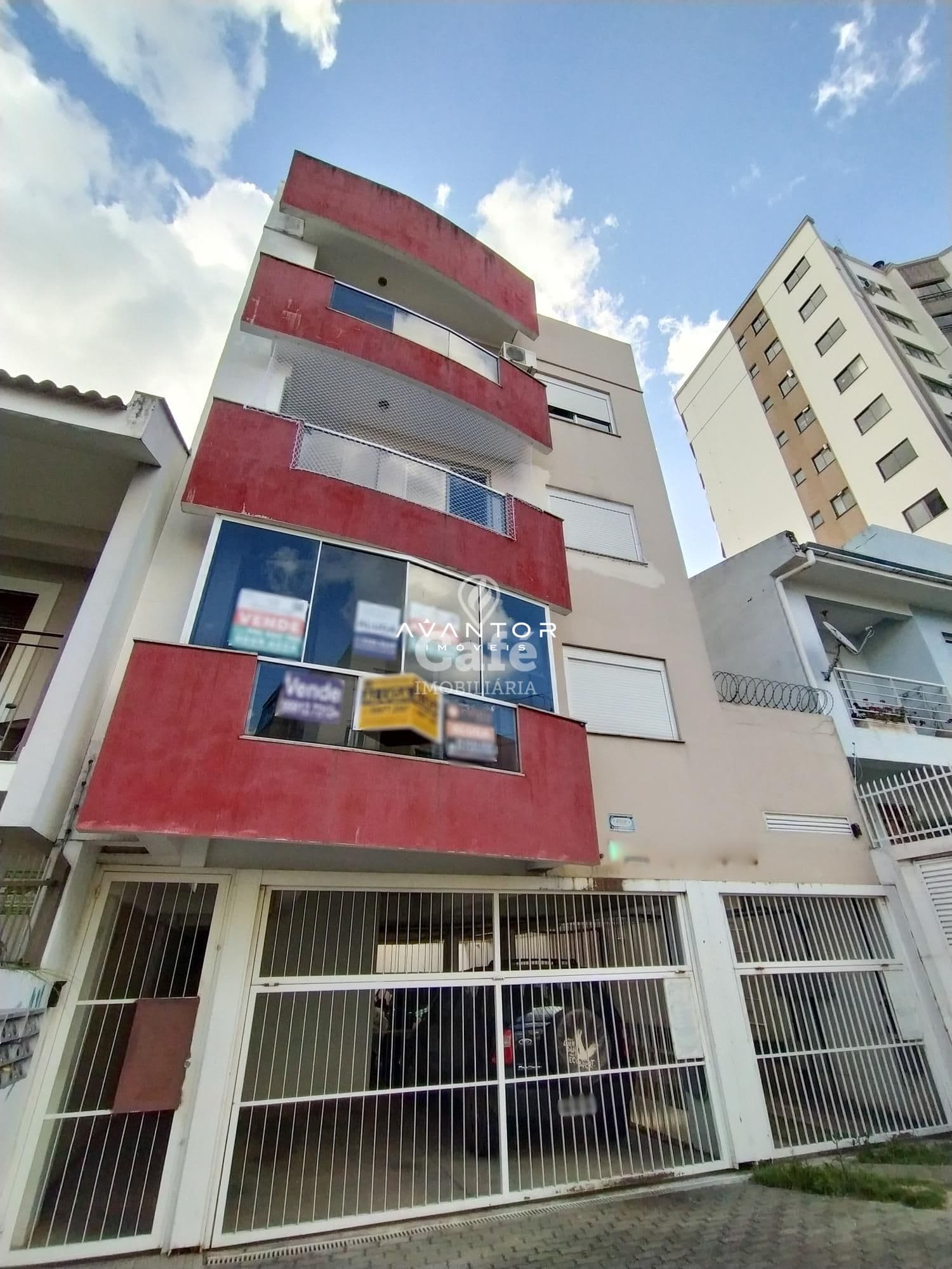 Fachada do prédio com sacadas — Apartamento com 1 quarto à venda em Nossa Senhora de Fátima, Santa Maria/RS