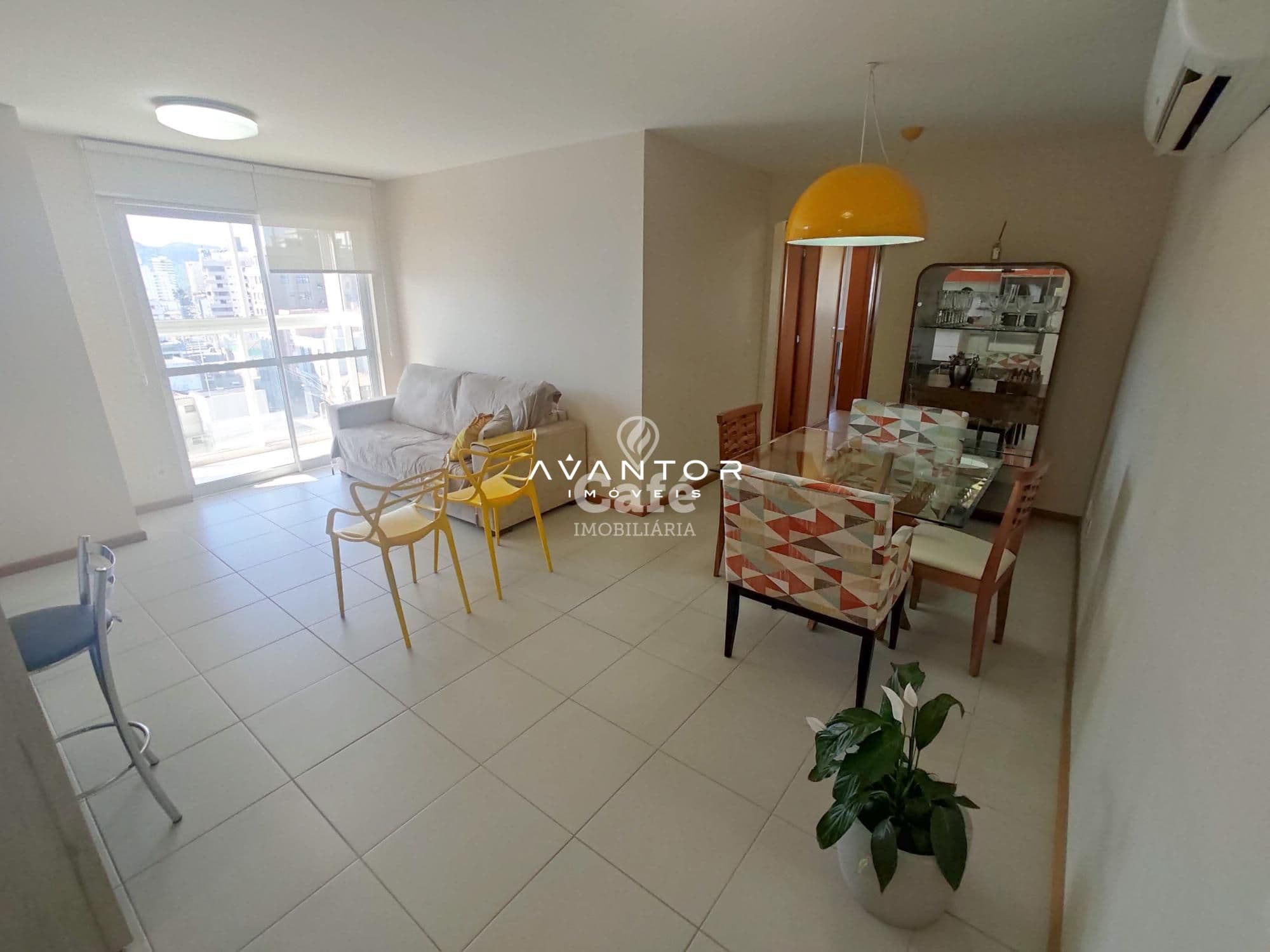Belo apartamento mobiliado com 3 dormitórios, sendo uma suíte, sacada com churrasqueira e — Apartamento com 3 quartos à venda em Centro, Santa Maria/RS