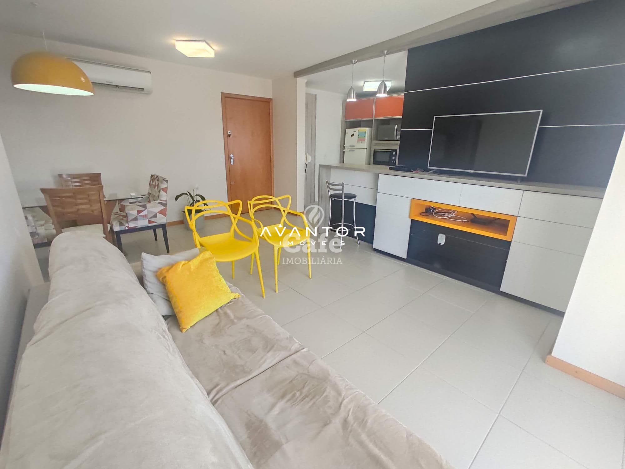 Belo apartamento mobiliado com 3 dormitórios, sendo uma suíte, sacada com churrasqueira e — Apartamento com 3 quartos à venda em Centro, Santa Maria/RS