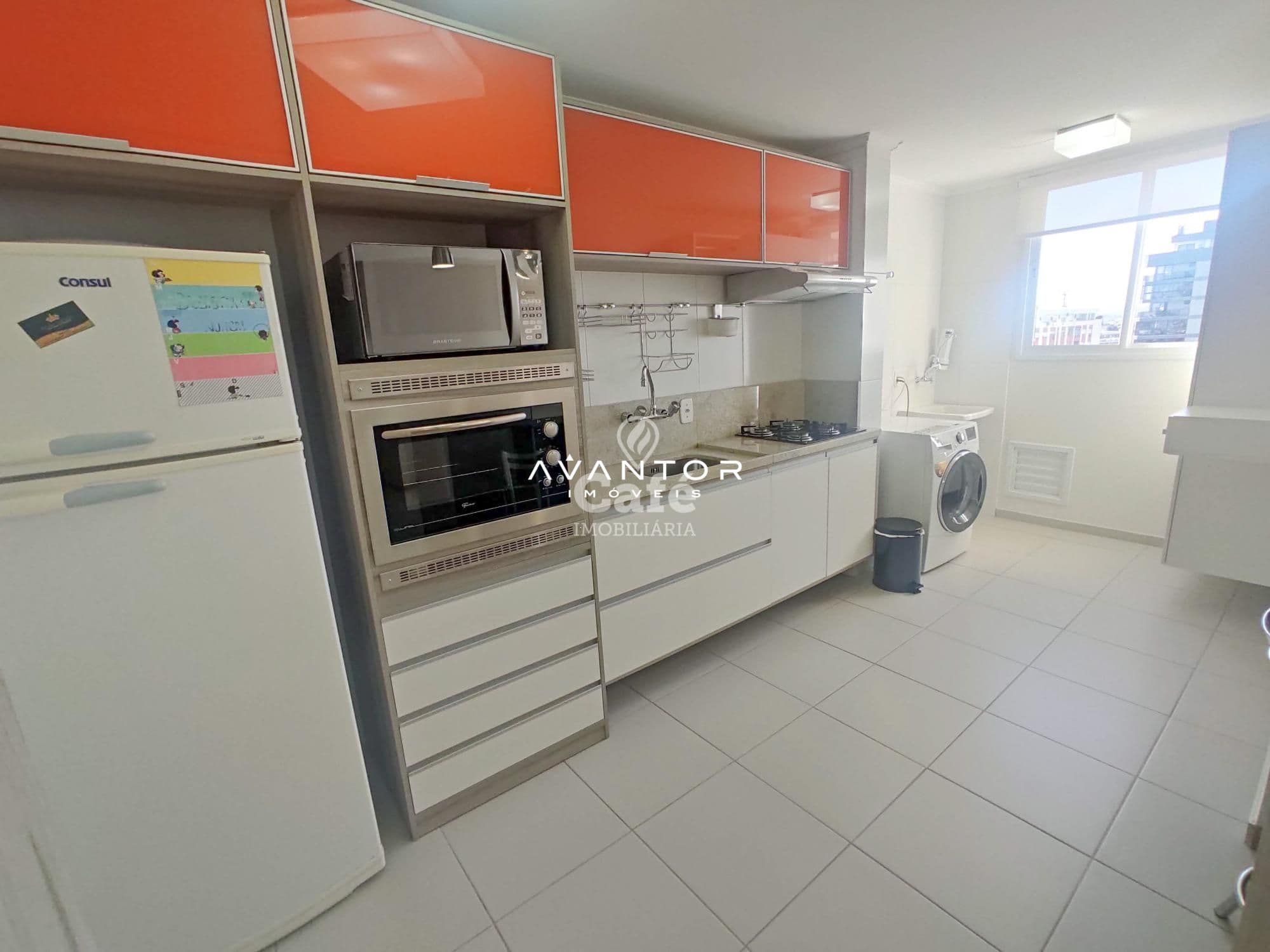 Belo apartamento mobiliado com 3 dormitórios, sendo uma suíte, sacada com churrasqueira e — Apartamento com 3 quartos à venda em Centro, Santa Maria/RS