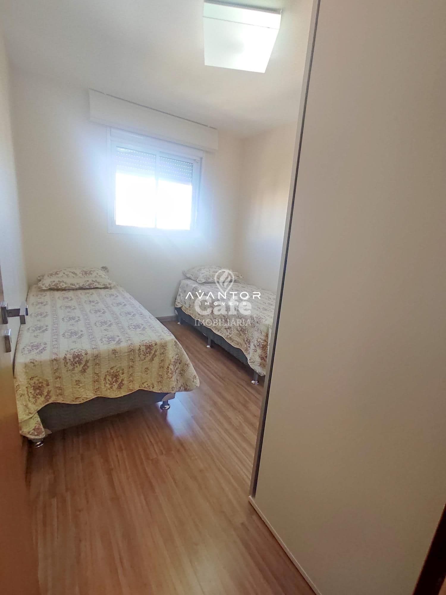 Belo apartamento mobiliado com 3 dormitórios, sendo uma suíte, sacada com churrasqueira e — Apartamento com 3 quartos à venda em Centro, Santa Maria/RS