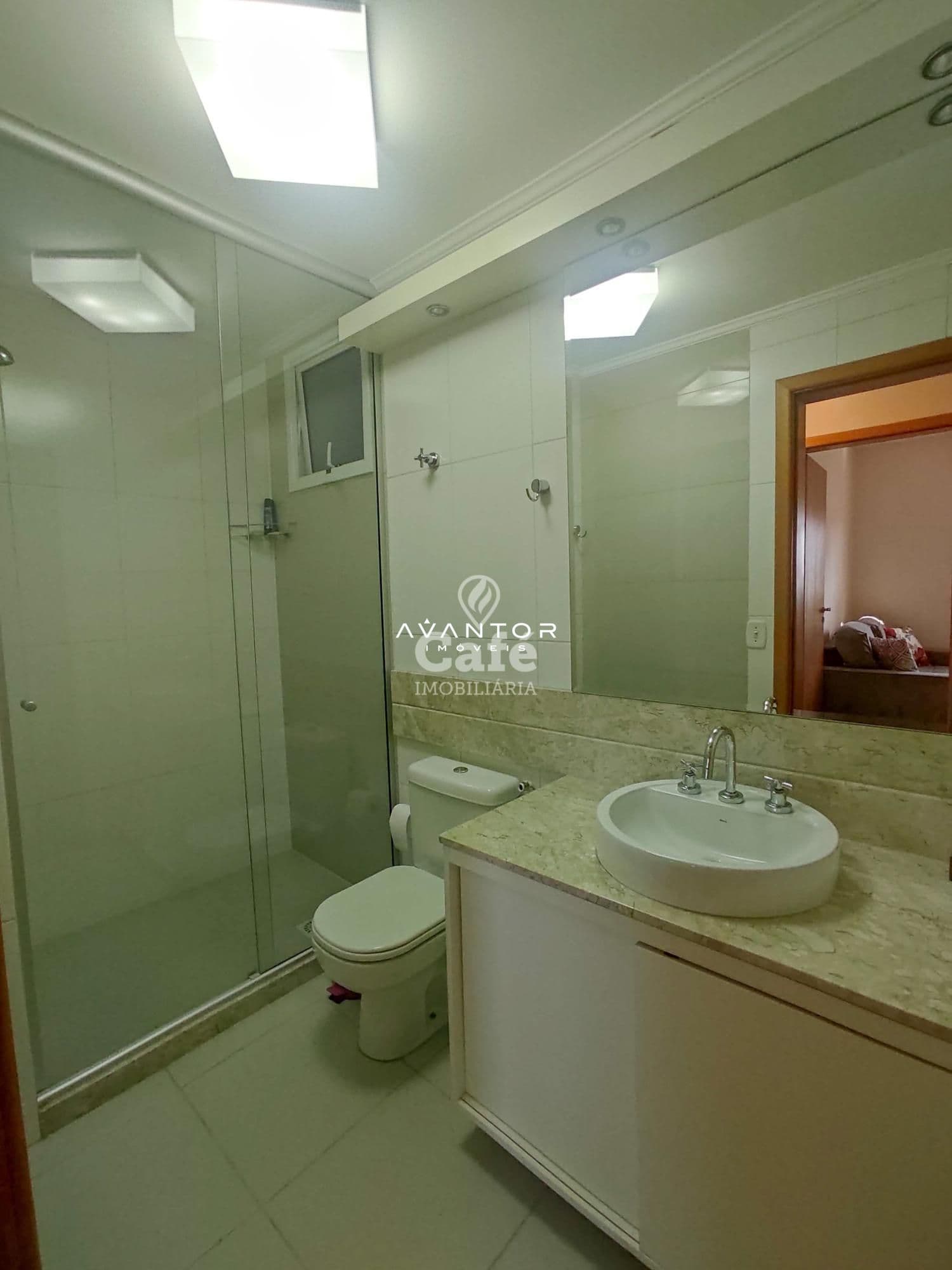 Belo apartamento mobiliado com 3 dormitórios, sendo uma suíte, sacada com churrasqueira e — Apartamento com 3 quartos à venda em Centro, Santa Maria/RS