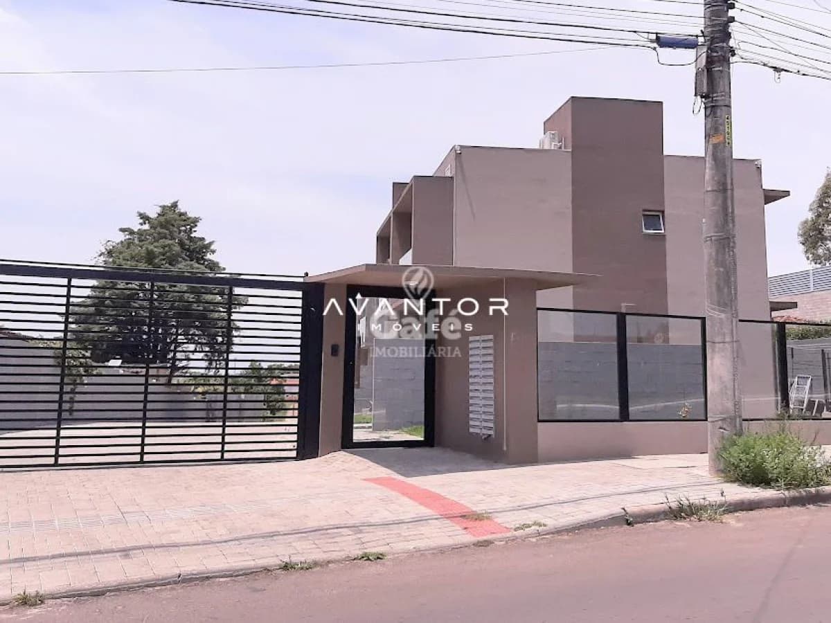 Fachada do prédio com portão e garagem — Casa com 2 quartos à venda no Condomínio Valentina, em São José, Santa Maria/RS