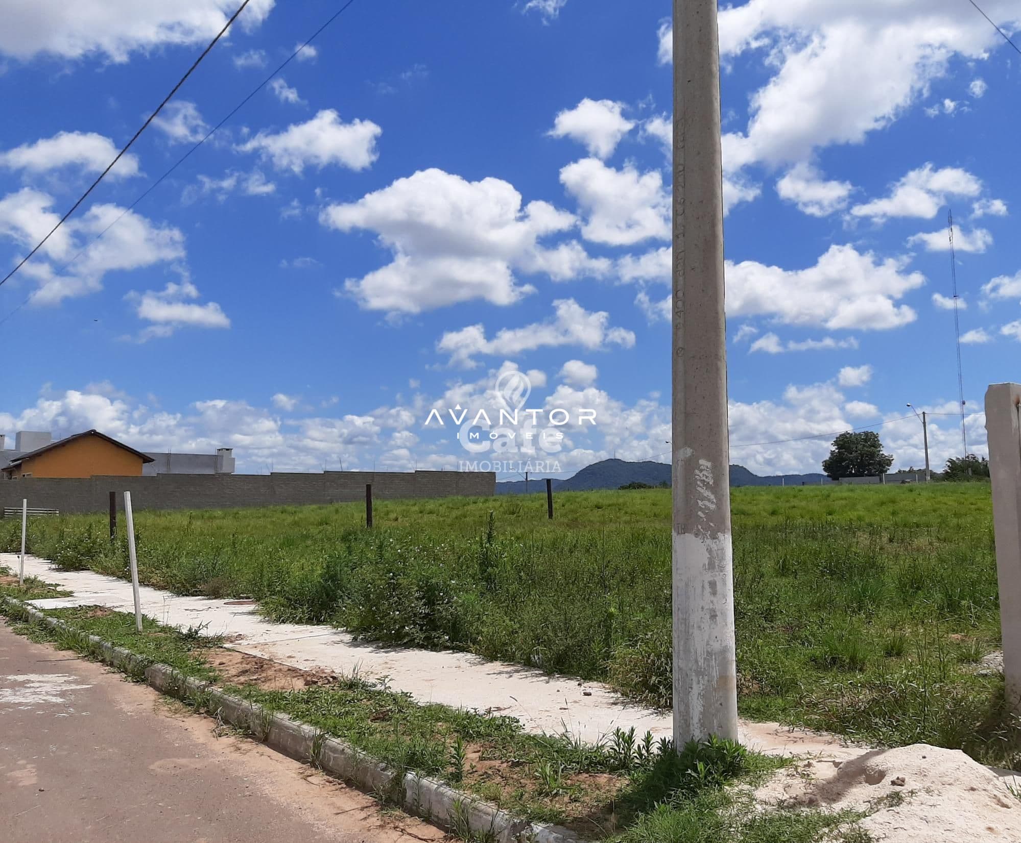 Lote na parte alta do Residencial Alberto Schons — Terreno à venda em Pinheiro Machado, Santa Maria/RS