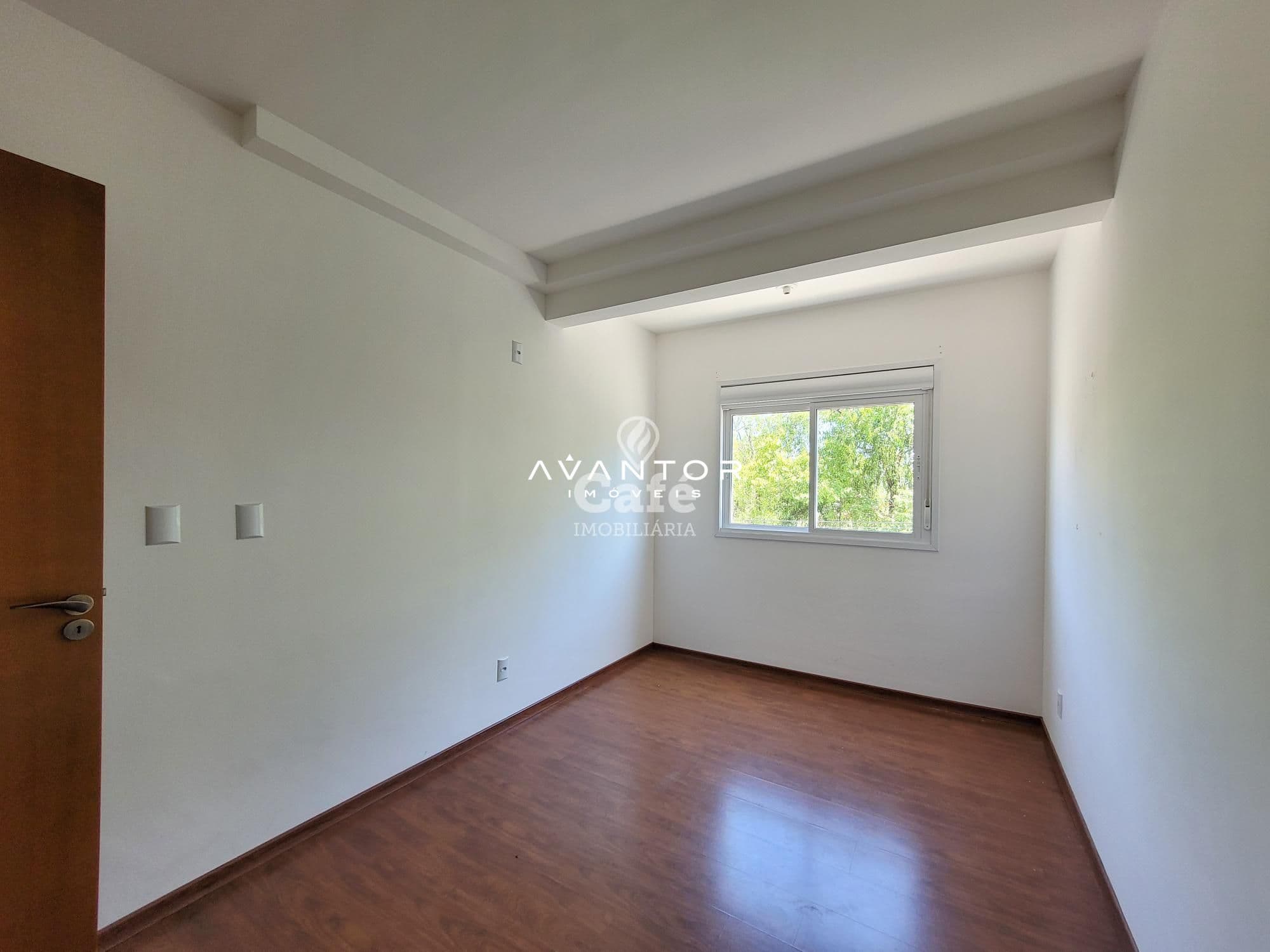Apartamento 3 Dormitórios, 1 Suíte, Banheiro Social, Sacada, Churrasqueira, 2 Vagas, Bairr — Apartamento com 3 quartos à venda em Camobi, Santa Maria/RS