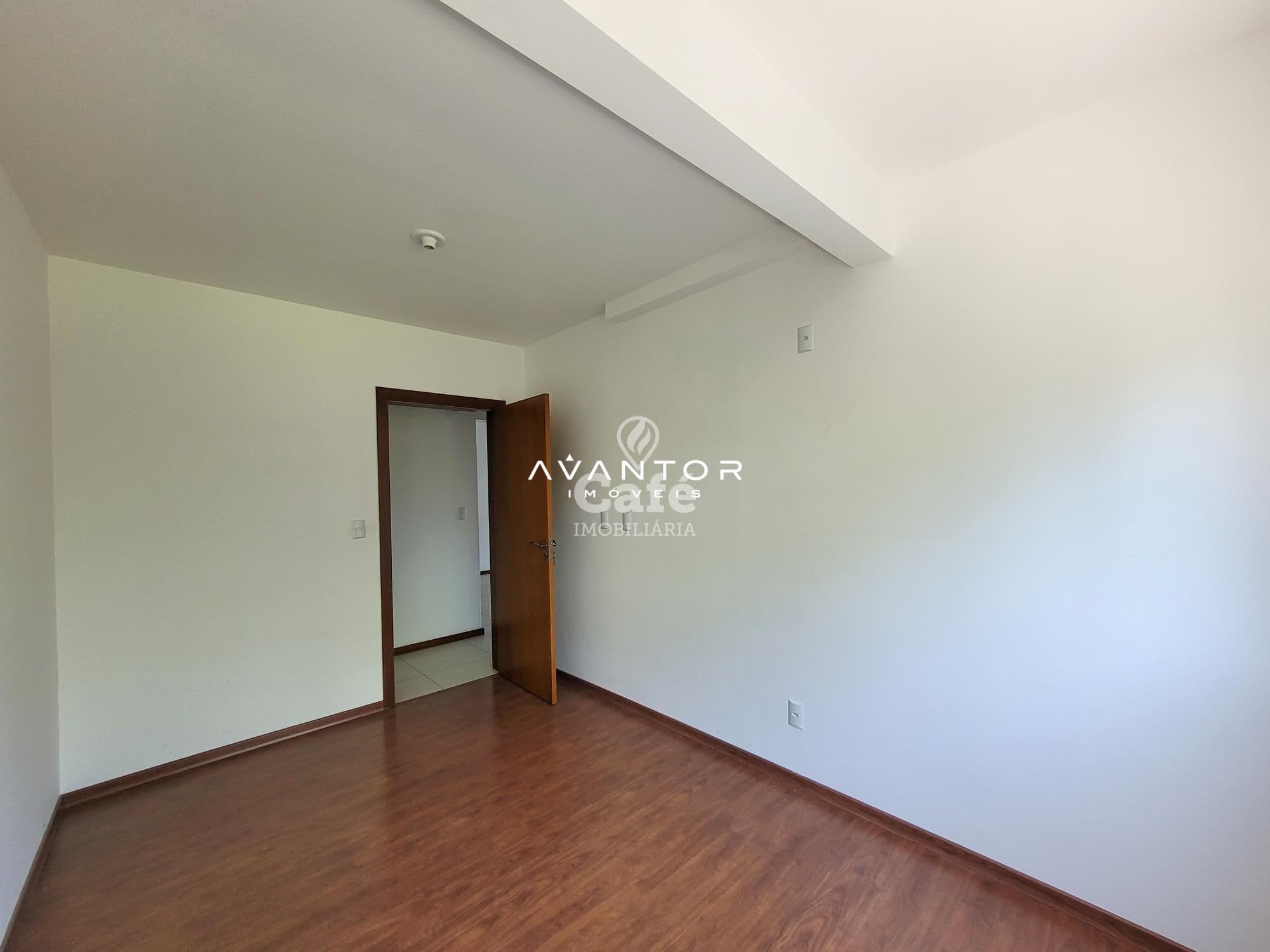 Apartamento 3 Dormitórios, 1 Suíte, Banheiro Social, Sacada, Churrasqueira, 2 Vagas, Bairr — Apartamento com 3 quartos à venda em Camobi, Santa Maria/RS