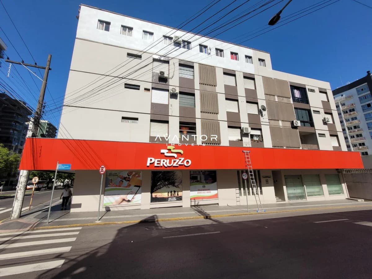 Fachada do prédio com comércio — Cobertura com 4 quartos à venda no Edifício Buenos Aires, em Centro, Santa Maria/RS