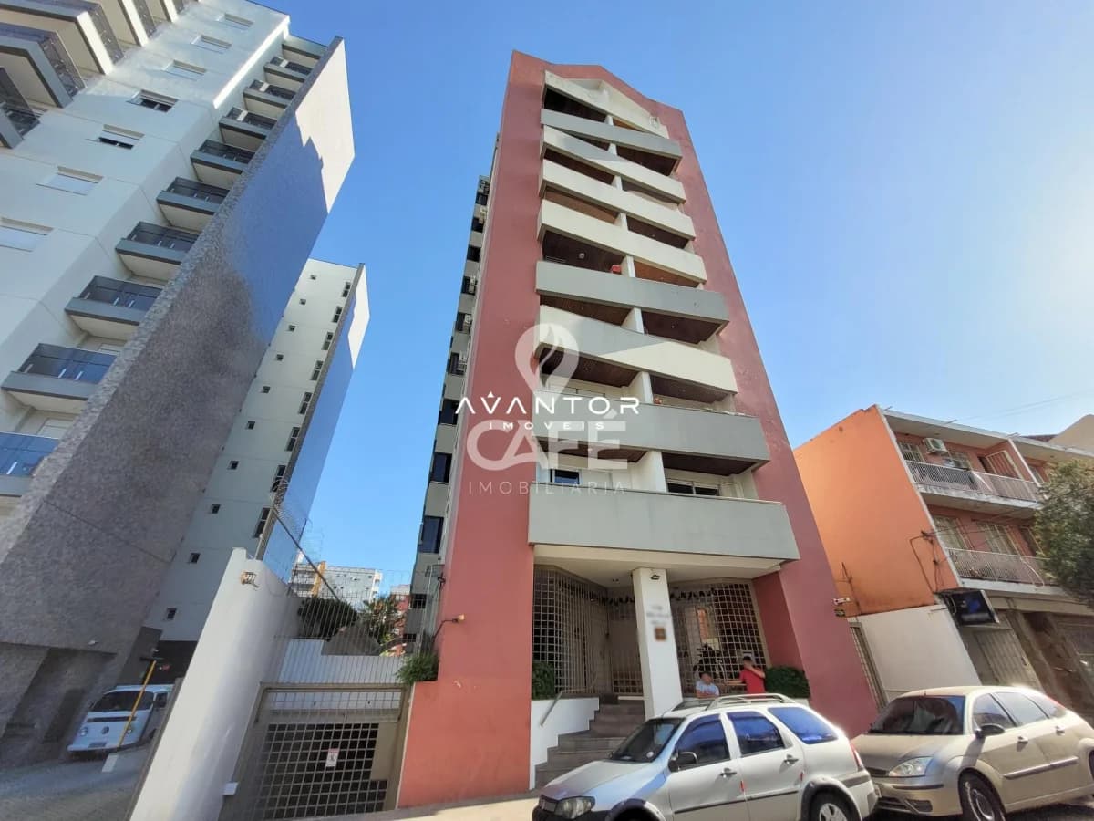 Fachada do prédio com entrada e garagem — Apartamento com 2 quartos à venda em Centro, Santa Maria/RS