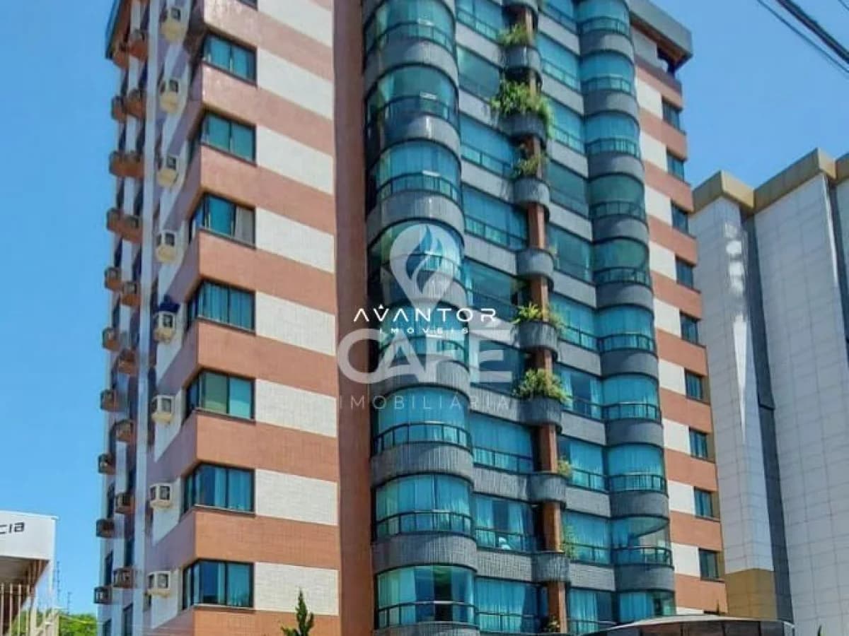 Fachada do prédio com sacadas em vidro — Apartamento com 3 quartos à venda em Nossa Senhora de Fátima, Santa Maria/RS