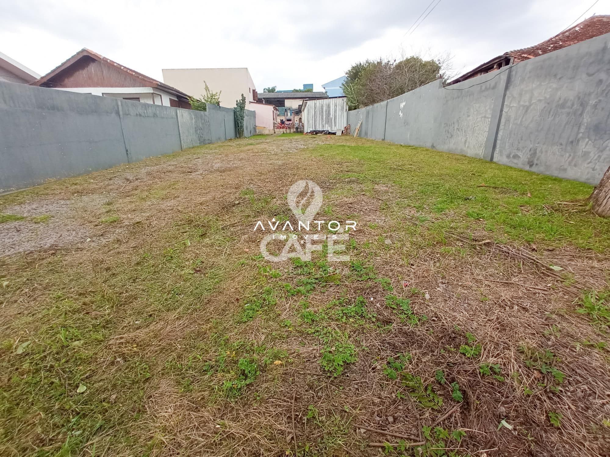 Terreno Amplo De 380 m² no Bairro Duque de Caxias — Terreno à venda em Duque de Caxias, Santa Maria/RS