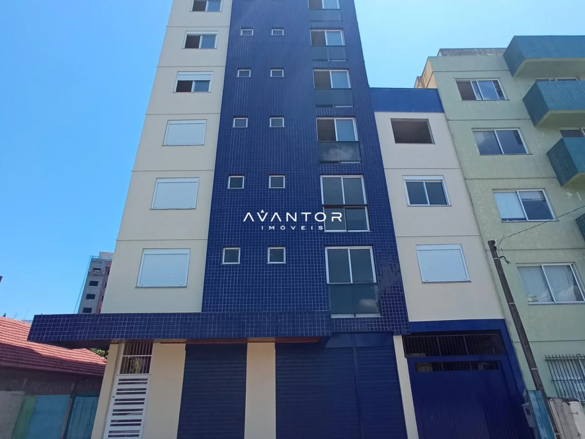 Sala Comercial Central De 80 m² mais Banheiro e Copa — Sala Comercial com 1 sala para alugar em Nossa Senhora do Rosário, Santa Maria/RS