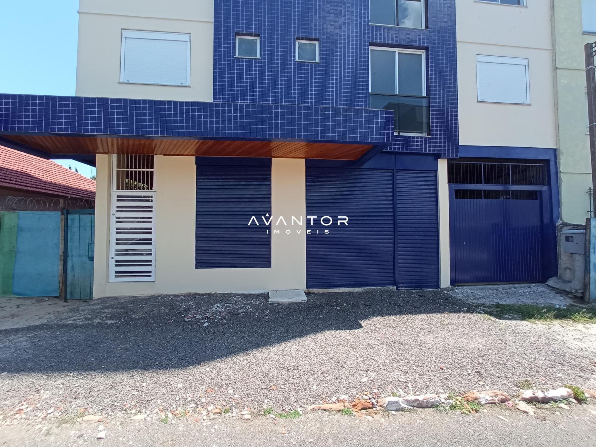 Sala Comercial Central De 80 m² mais Banheiro e Copa — Sala Comercial com 1 sala para alugar em Nossa Senhora do Rosário, Santa Maria/RS