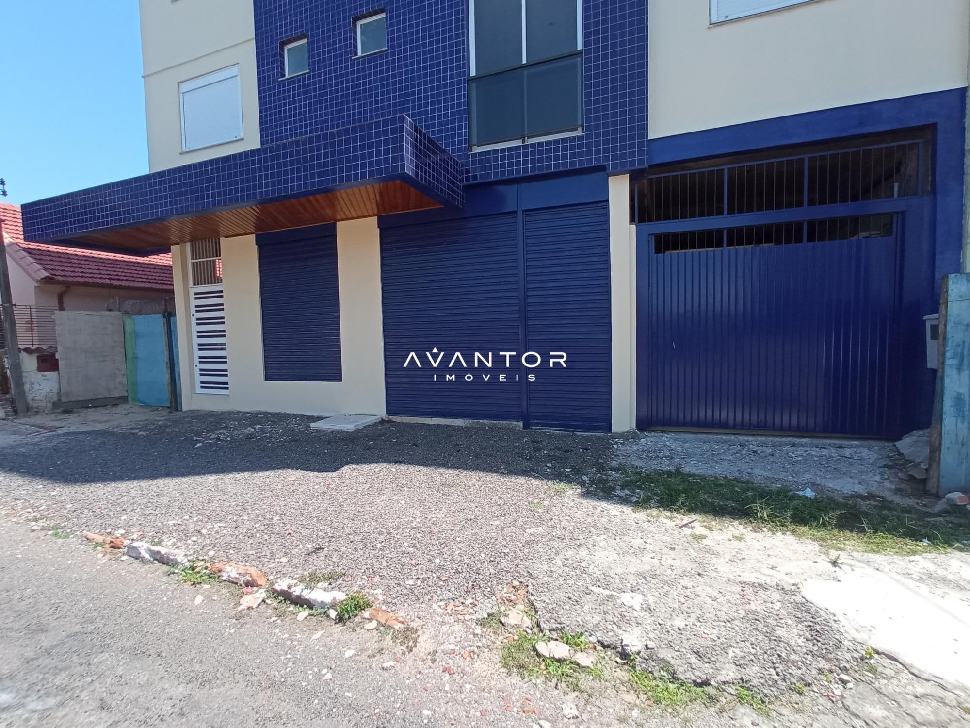 Sala Comercial Central De 80 m² mais Banheiro e Copa — Sala Comercial com 1 sala para alugar em Nossa Senhora do Rosário, Santa Maria/RS