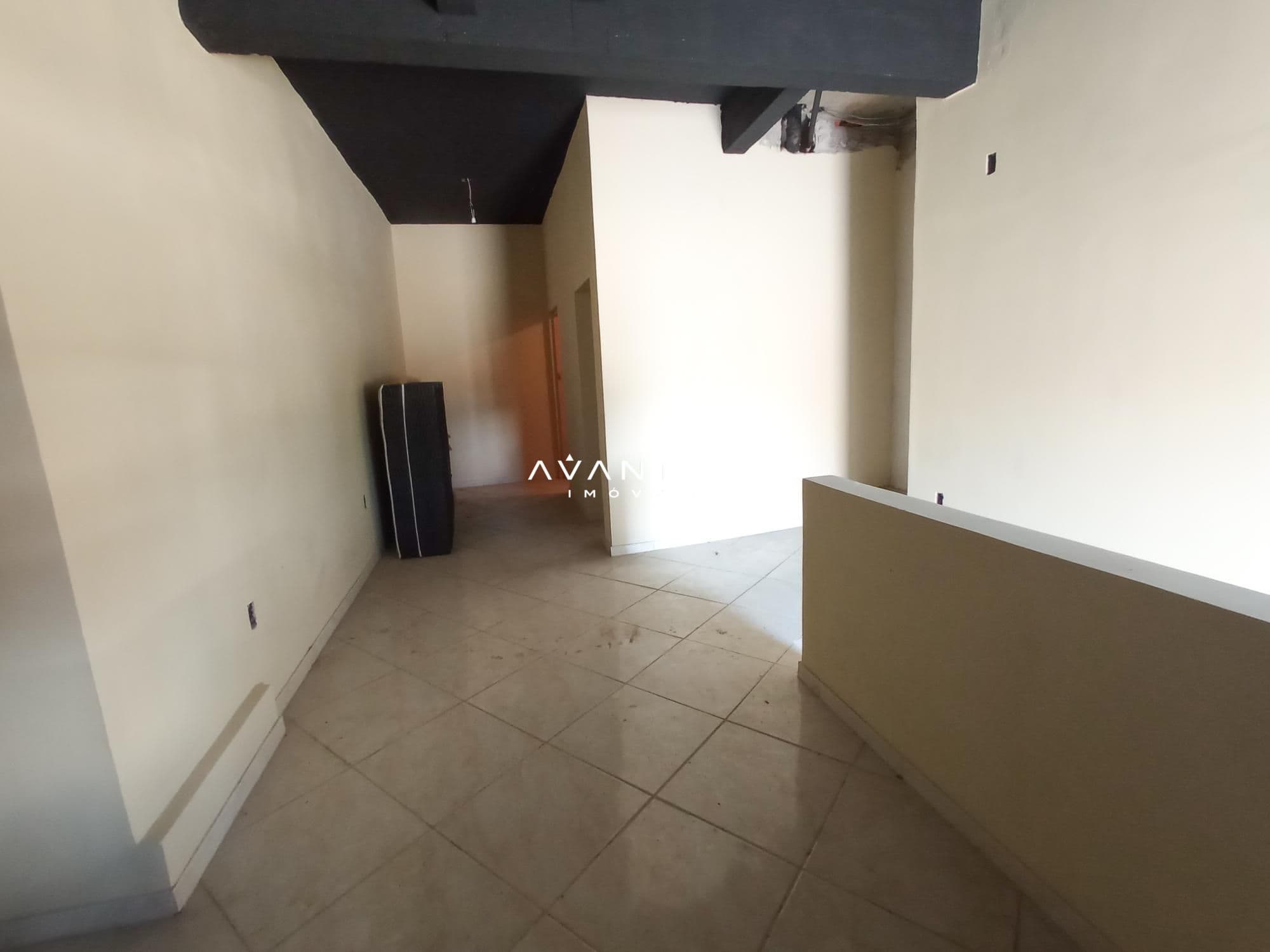 Sala Comercial Central De 80 m² mais Banheiro e Copa — Sala Comercial com 1 sala para alugar em Nossa Senhora do Rosário, Santa Maria/RS