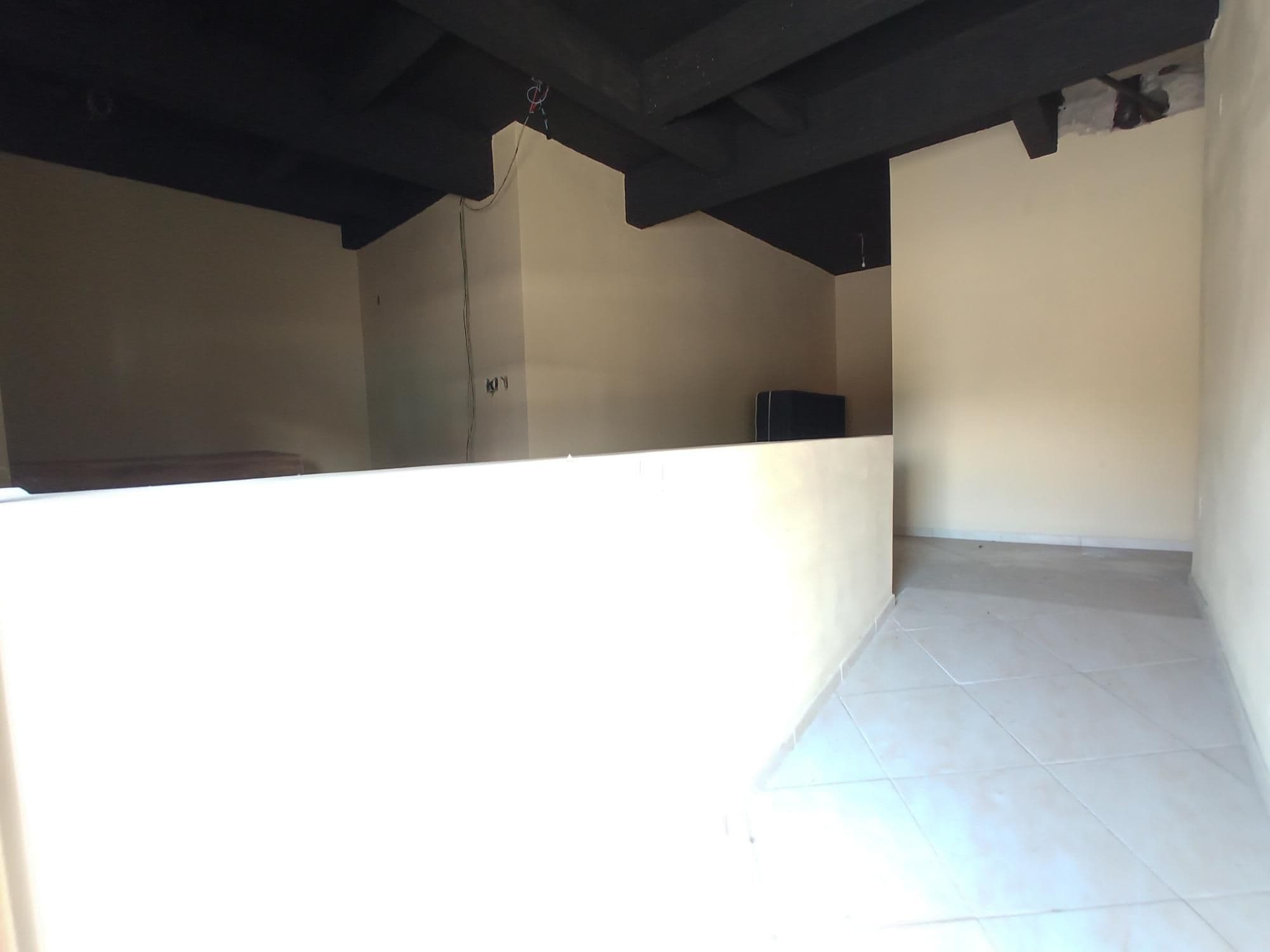 Sala Comercial Central De 80 m² mais Banheiro e Copa — Sala Comercial com 1 sala para alugar em Nossa Senhora do Rosário, Santa Maria/RS