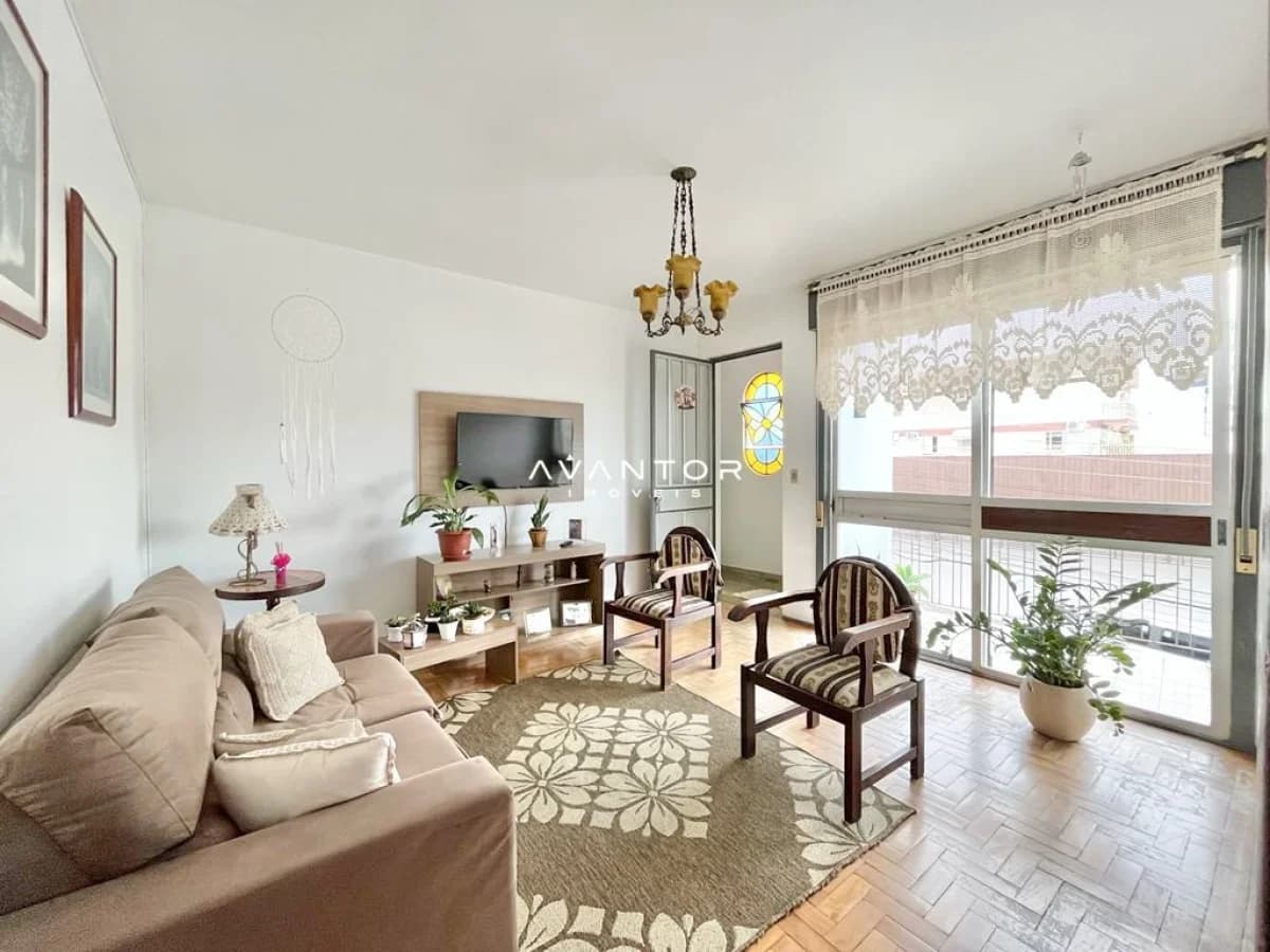 Sala de estar com sacada e vista externa — Casa com 3 quartos à venda em Menino Jesus, Santa Maria/RS