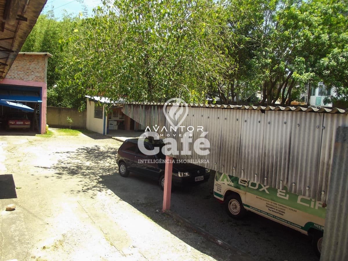 Casa Comercial com 3 salas à venda em Duque de Caxias, Santa Maria/RS — foto 4 de 27