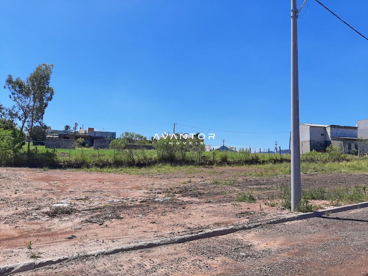 Terreno com vista para o bairro — Terreno à venda no Loteamento JARDINS, em Tomazetti, Santa Maria/RS