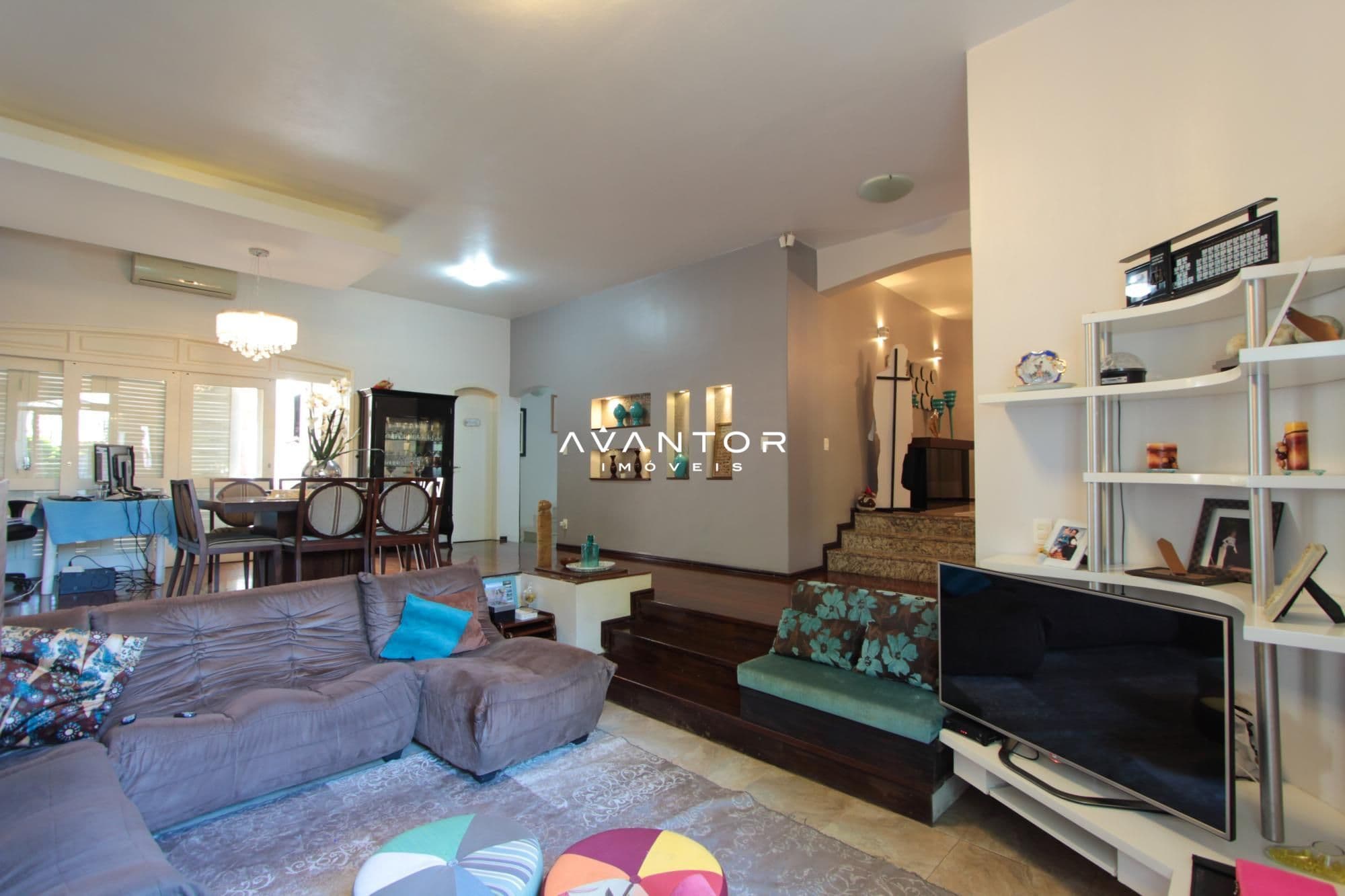 Sala de estar integrada à cozinha — Casa com 3 quartos à venda em Nossa Senhora de Lourdes, Santa Maria/RS