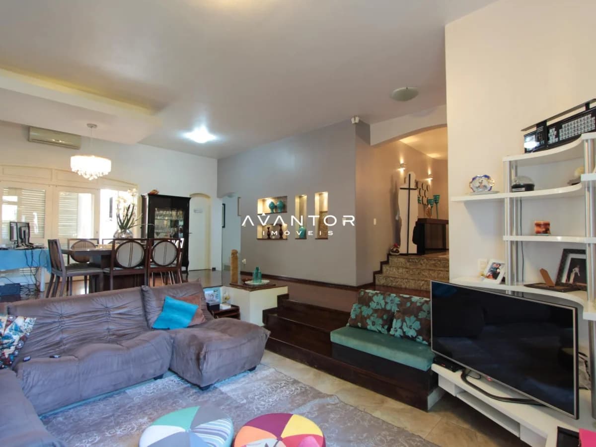 Sala de estar integrada à cozinha — Casa com 3 quartos à venda em Nossa Senhora de Lourdes, Santa Maria/RS
