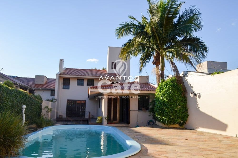 Casa em alto padrão no Bairro Nossa Senhora Medianeira — Casa com 3 quartos à venda em Nossa Senhora Medianeira, Santa Maria/RS