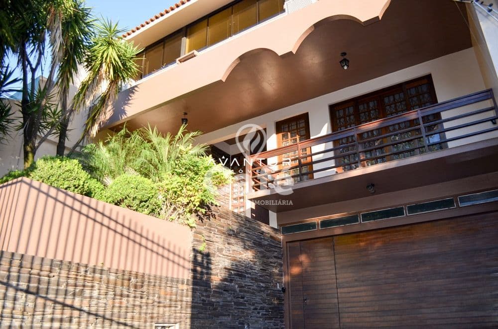 Casa em alto padrão no Bairro Nossa Senhora Medianeira — Casa com 3 quartos à venda em Nossa Senhora Medianeira, Santa Maria/RS