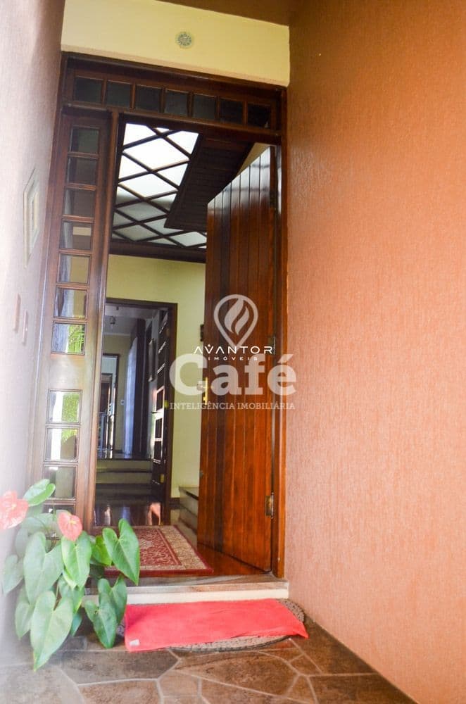 Casa em alto padrão no Bairro Nossa Senhora Medianeira — Casa com 3 quartos à venda em Nossa Senhora Medianeira, Santa Maria/RS