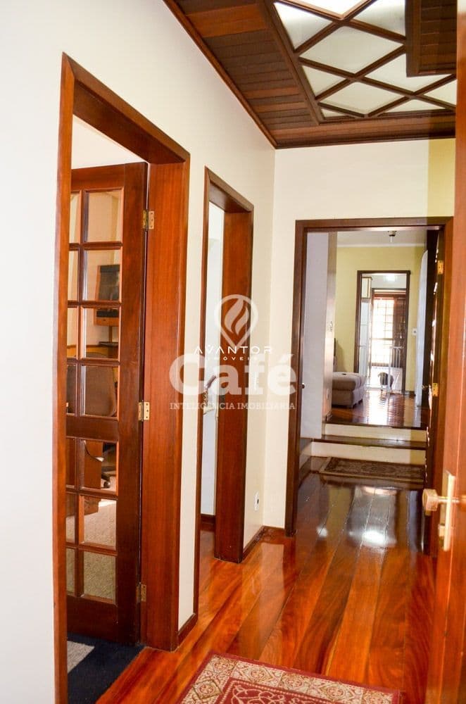 Casa em alto padrão no Bairro Nossa Senhora Medianeira — Casa com 3 quartos à venda em Nossa Senhora Medianeira, Santa Maria/RS