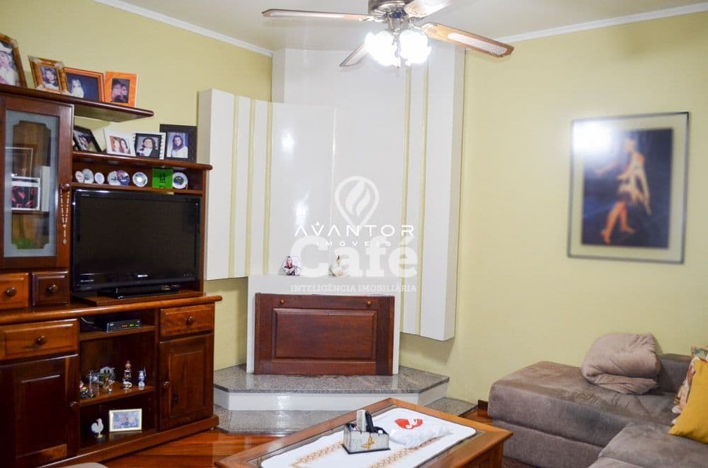 Casa em alto padrão no Bairro Nossa Senhora Medianeira — Casa com 3 quartos à venda em Nossa Senhora Medianeira, Santa Maria/RS