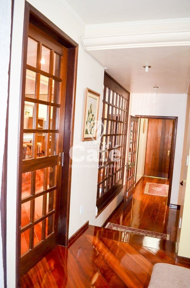Casa em alto padrão no Bairro Nossa Senhora Medianeira — Casa com 3 quartos à venda em Nossa Senhora Medianeira, Santa Maria/RS