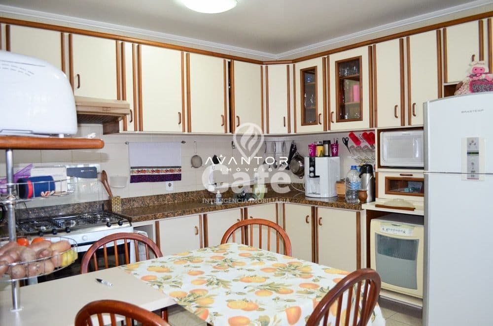 Casa em alto padrão no Bairro Nossa Senhora Medianeira — Casa com 3 quartos à venda em Nossa Senhora Medianeira, Santa Maria/RS
