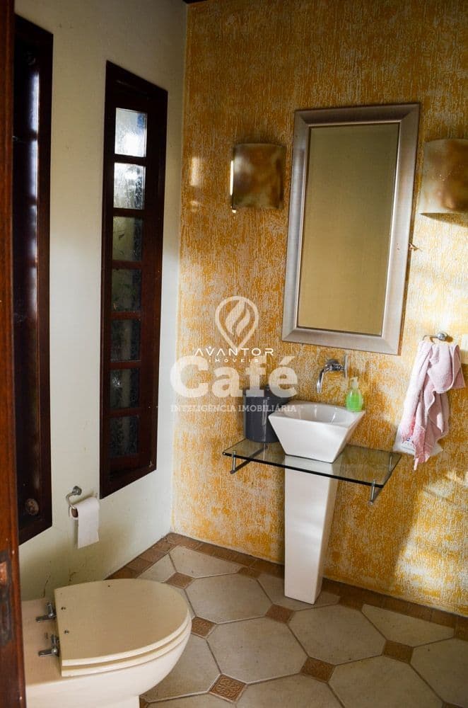 Casa em alto padrão no Bairro Nossa Senhora Medianeira — Casa com 3 quartos à venda em Nossa Senhora Medianeira, Santa Maria/RS