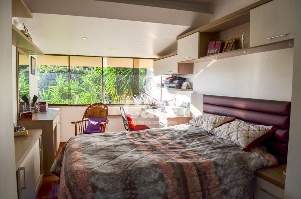 Casa em alto padrão no Bairro Nossa Senhora Medianeira — Casa com 3 quartos à venda em Nossa Senhora Medianeira, Santa Maria/RS