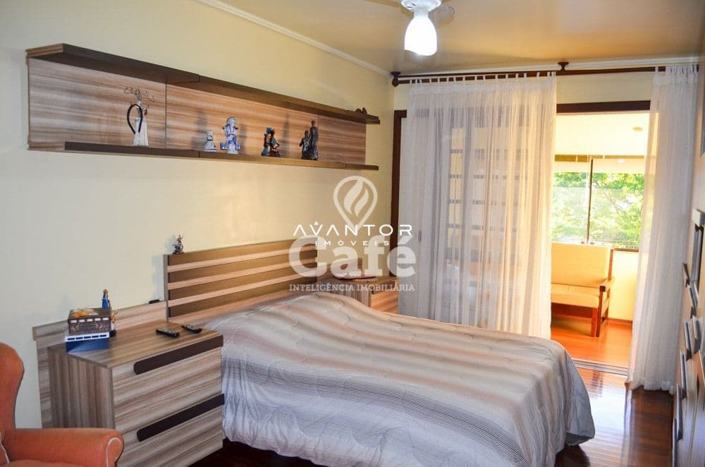 Casa em alto padrão no Bairro Nossa Senhora Medianeira — Casa com 3 quartos à venda em Nossa Senhora Medianeira, Santa Maria/RS