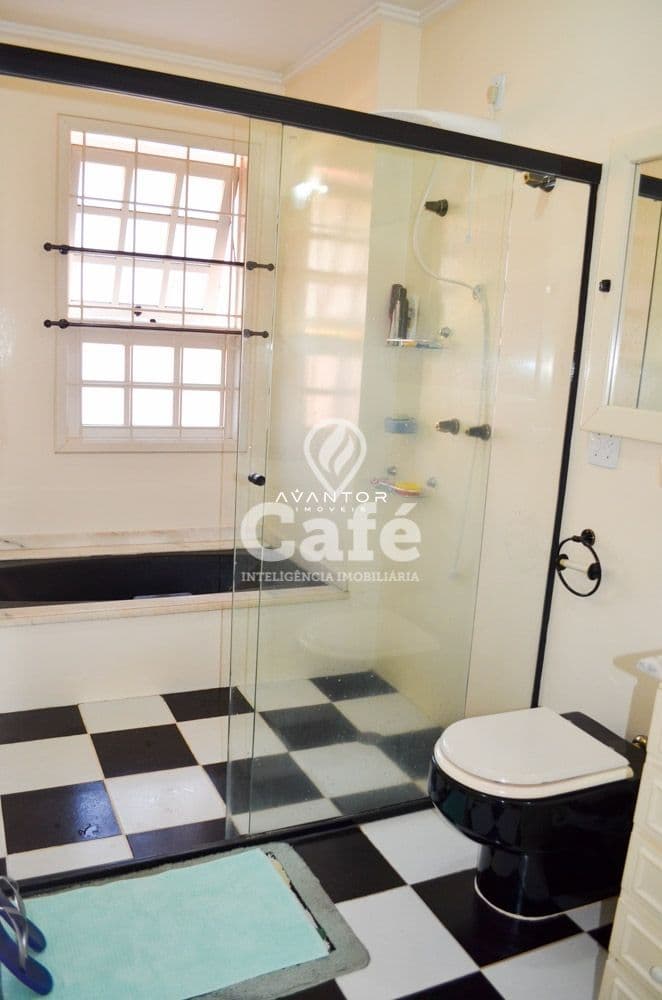 Casa em alto padrão no Bairro Nossa Senhora Medianeira — Casa com 3 quartos à venda em Nossa Senhora Medianeira, Santa Maria/RS