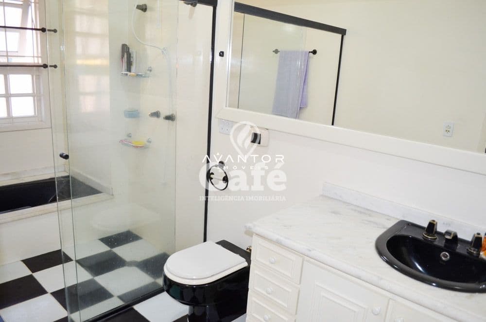 Casa em alto padrão no Bairro Nossa Senhora Medianeira — Casa com 3 quartos à venda em Nossa Senhora Medianeira, Santa Maria/RS