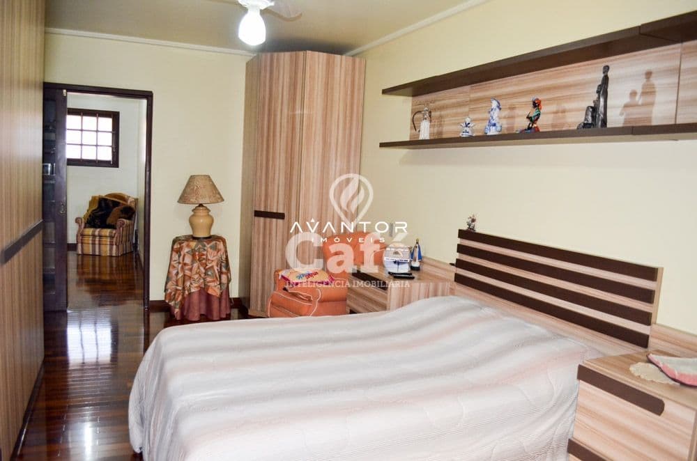 Casa em alto padrão no Bairro Nossa Senhora Medianeira — Casa com 3 quartos à venda em Nossa Senhora Medianeira, Santa Maria/RS
