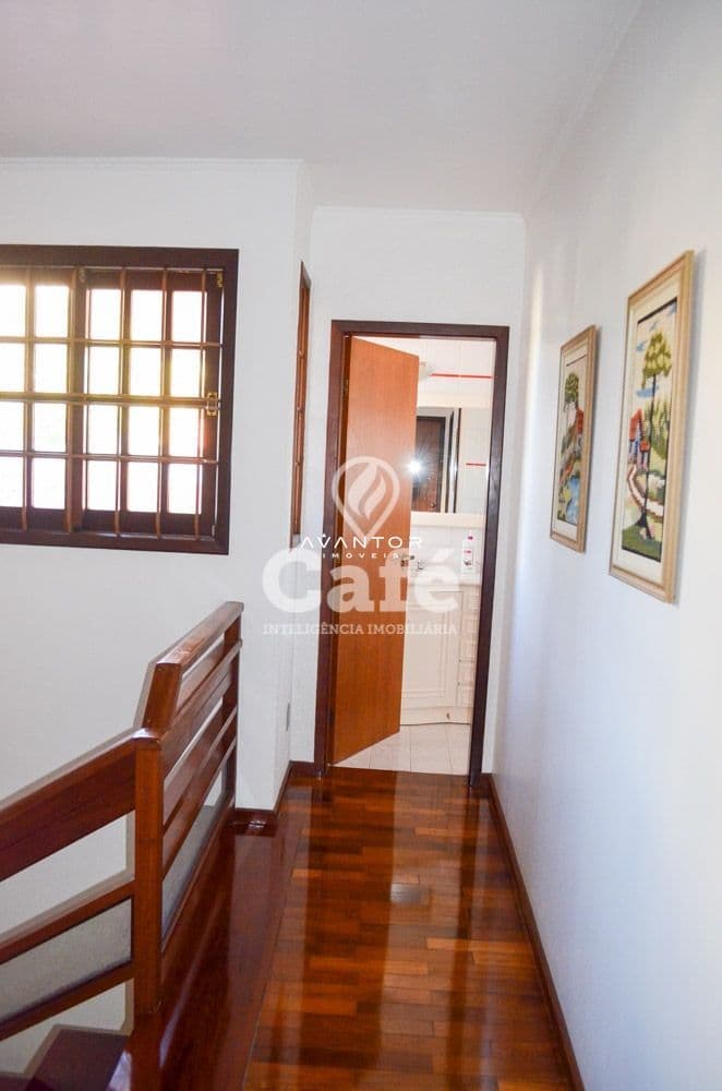Casa em alto padrão no Bairro Nossa Senhora Medianeira — Casa com 3 quartos à venda em Nossa Senhora Medianeira, Santa Maria/RS