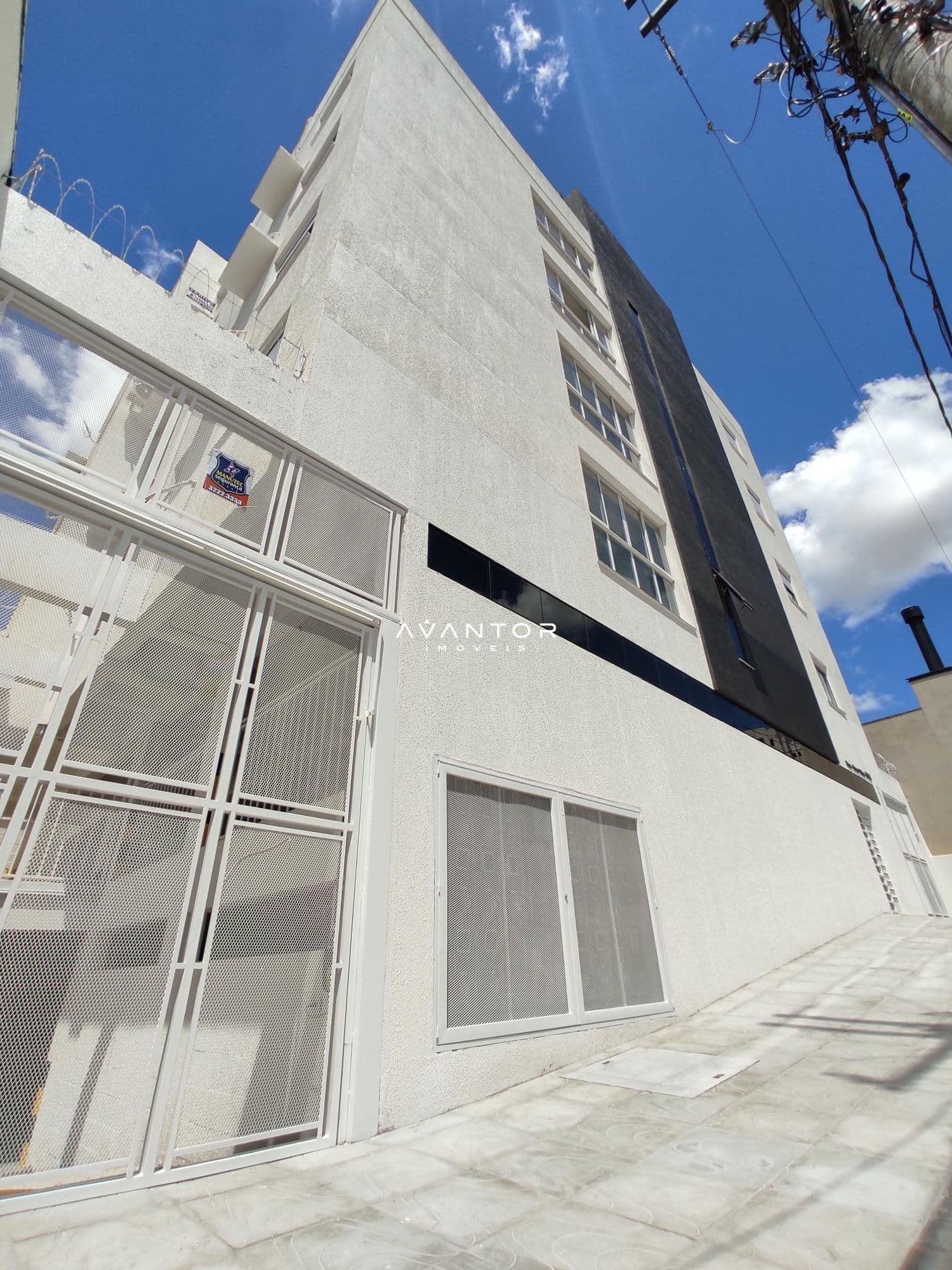 Fachada do prédio com entrada — Apartamento com 1 quarto à venda em Nossa Senhora do Rosário, Santa Maria/RS