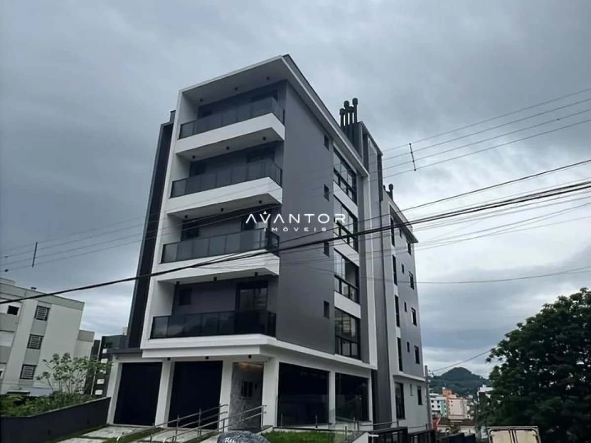 Fachada do prédio com sacadas — Apartamento com 2 quartos à venda em Nossa Senhora de Lourdes, Santa Maria/RS
