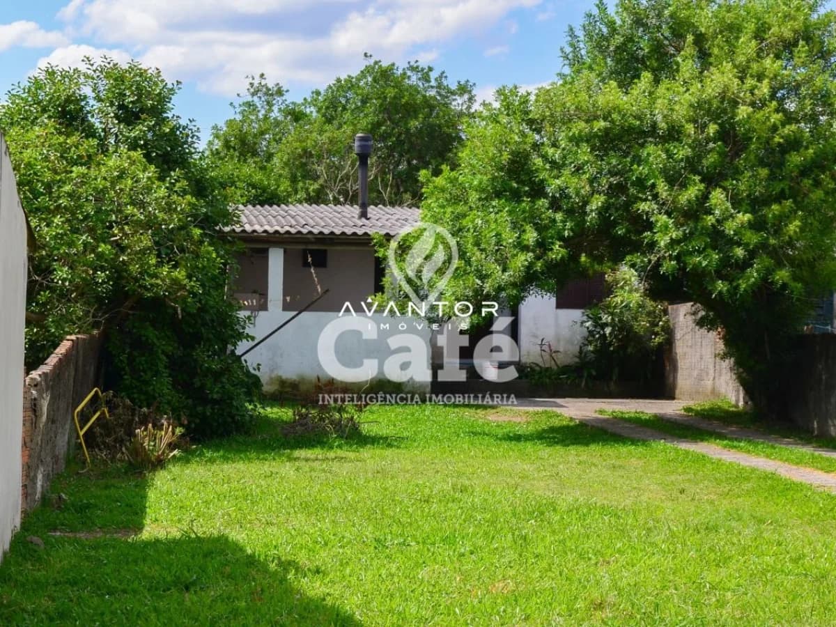 Fachada da casa com pátio — Casa com 1 quarto à venda em Urlândia, Santa Maria/RS