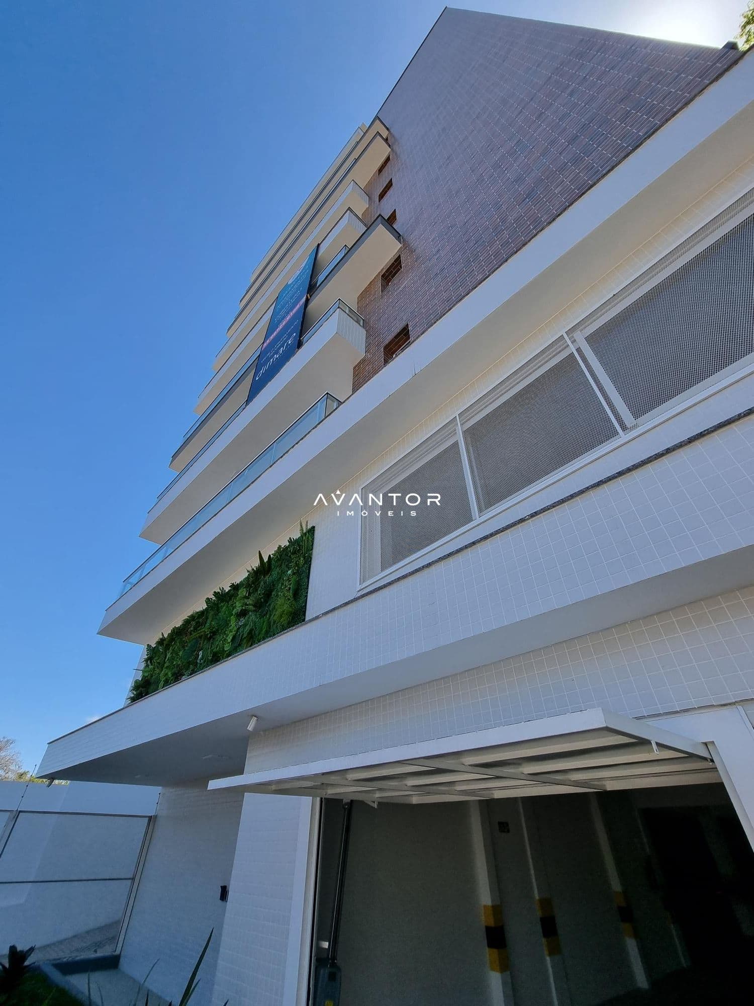 Fachada do prédio com sacada — Apartamento com 2 quartos à venda no Residencial dos Jasmins, em Patronato, Santa Maria/RS