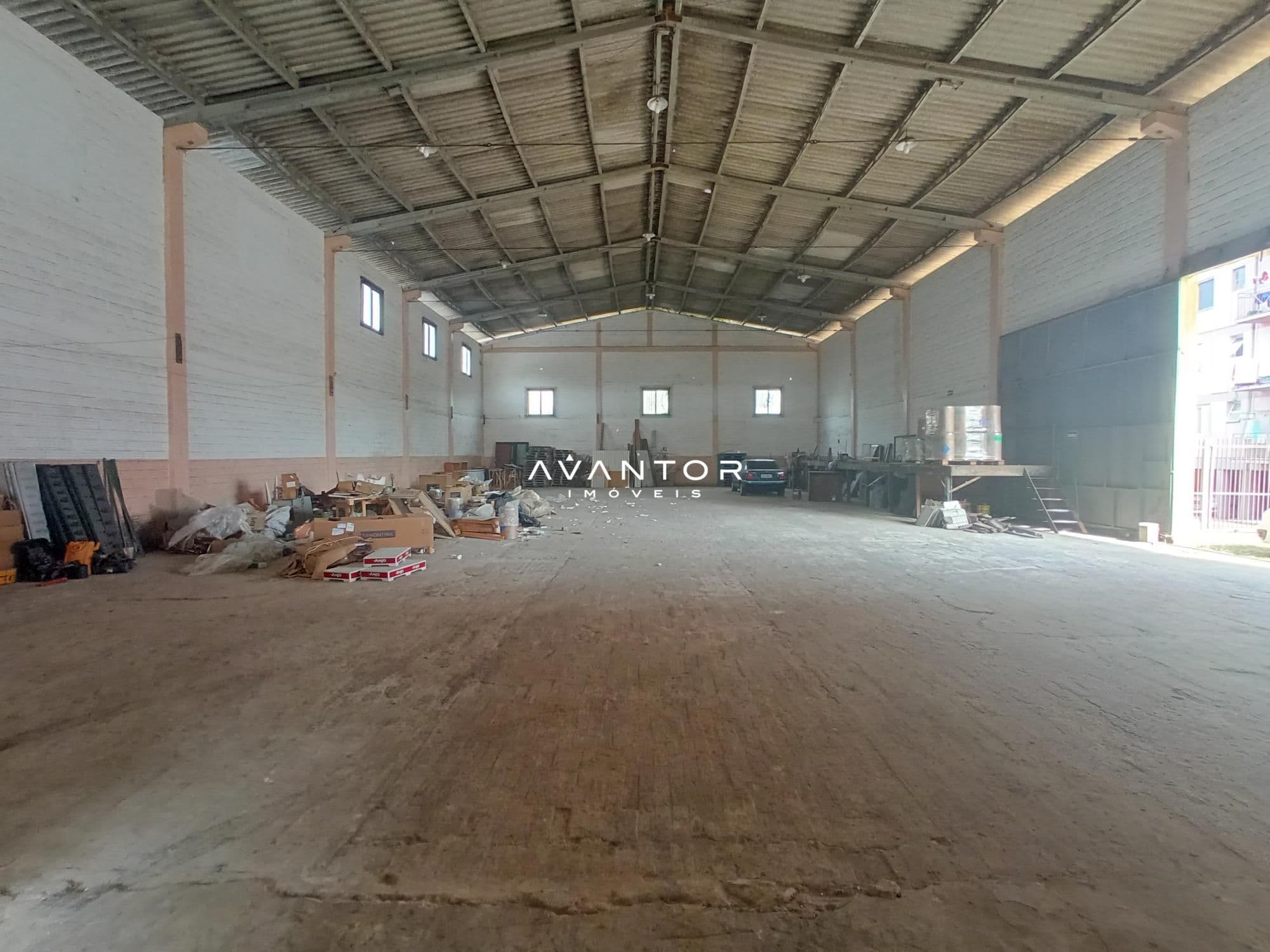 Pavilhão com 3 salas para alugar em Duque de Caxias, Santa Maria/RS — foto 2 de 12