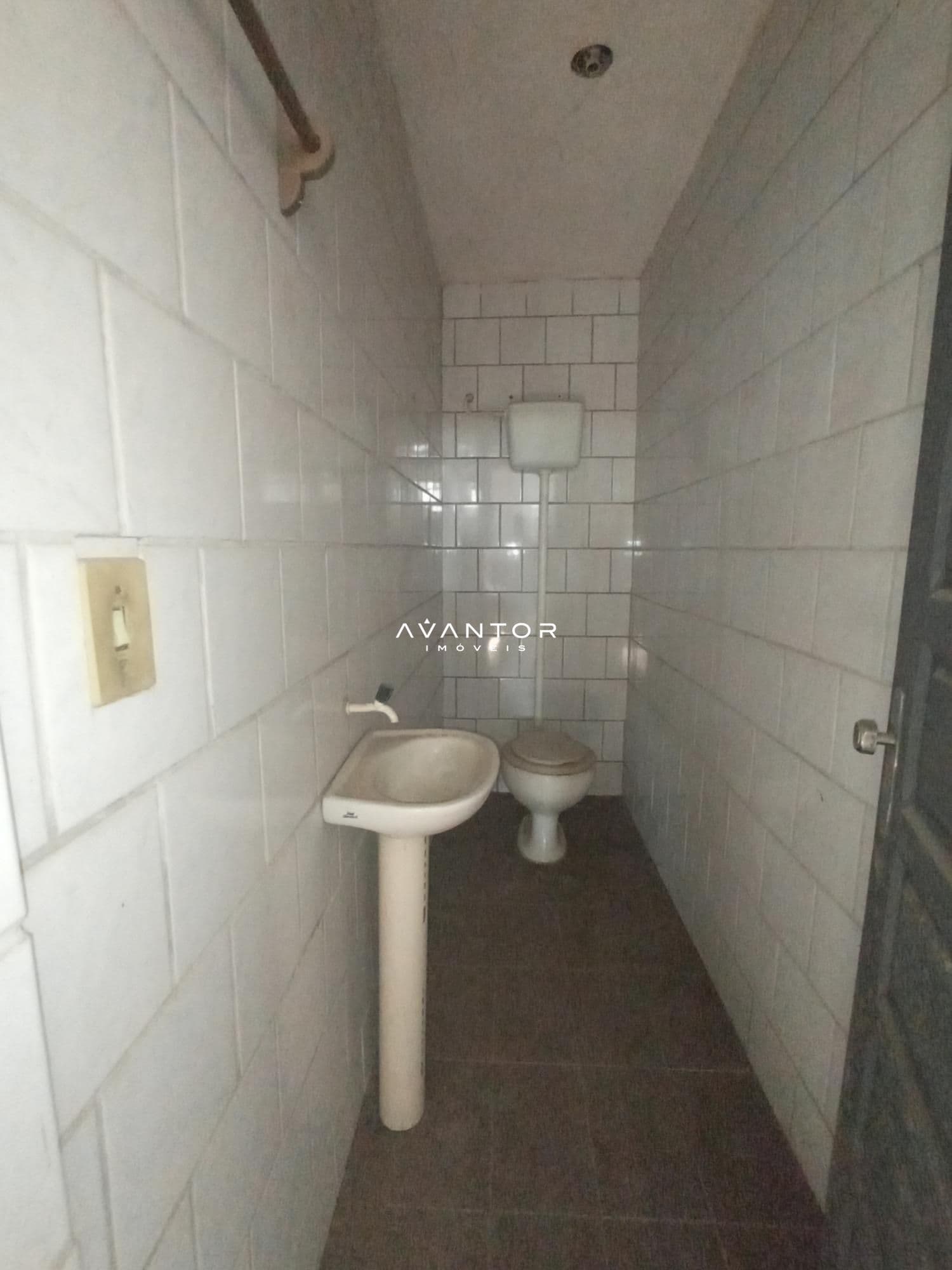 Pavilhão com 3 salas para alugar em Duque de Caxias, Santa Maria/RS — foto 9 de 12