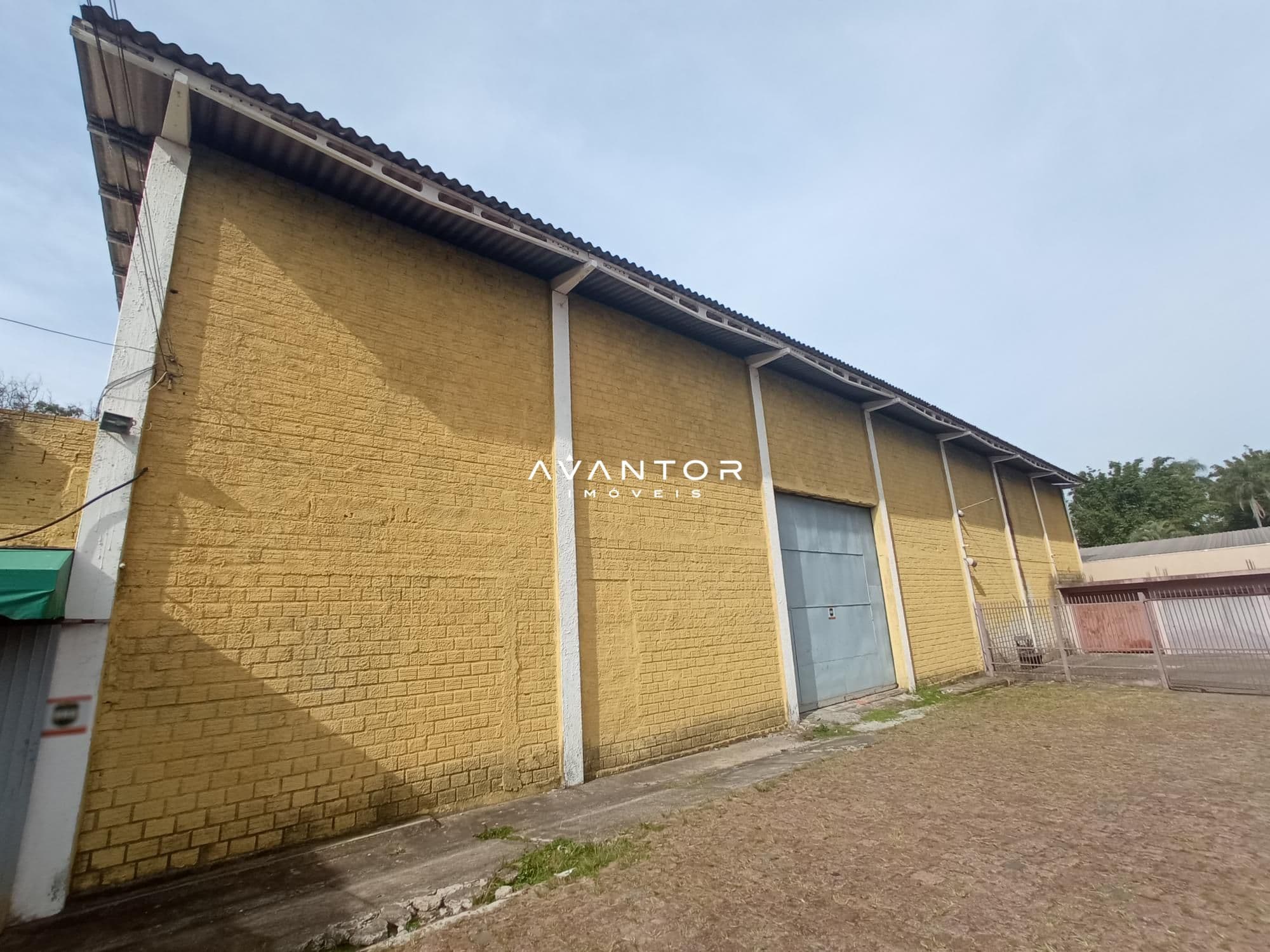 Pavilhão com 3 salas para alugar em Duque de Caxias, Santa Maria/RS — foto 12 de 12