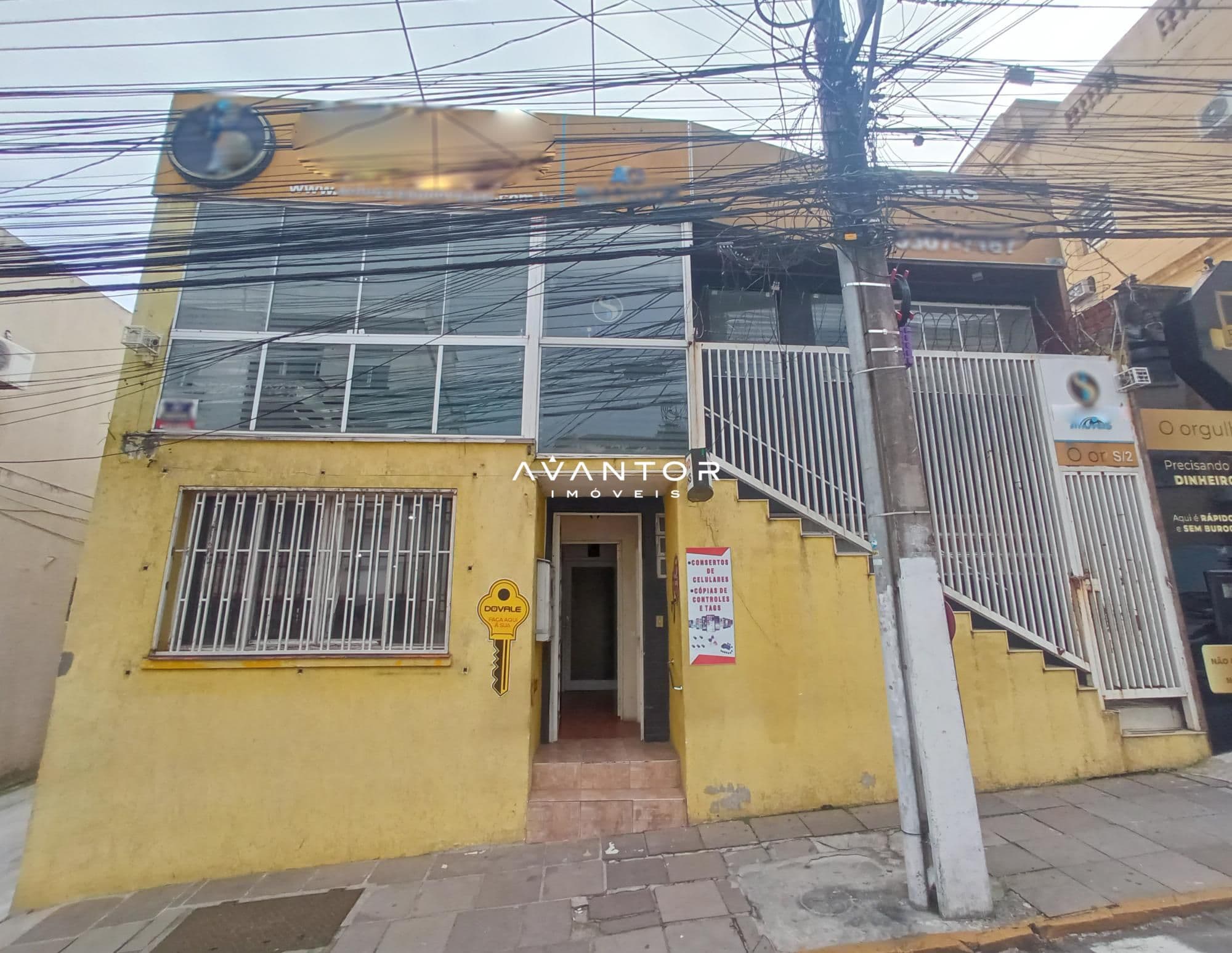 Fachada da casa com entrada frontal — Sala Comercial com 5 salas à venda em Centro, Santa Maria/RS