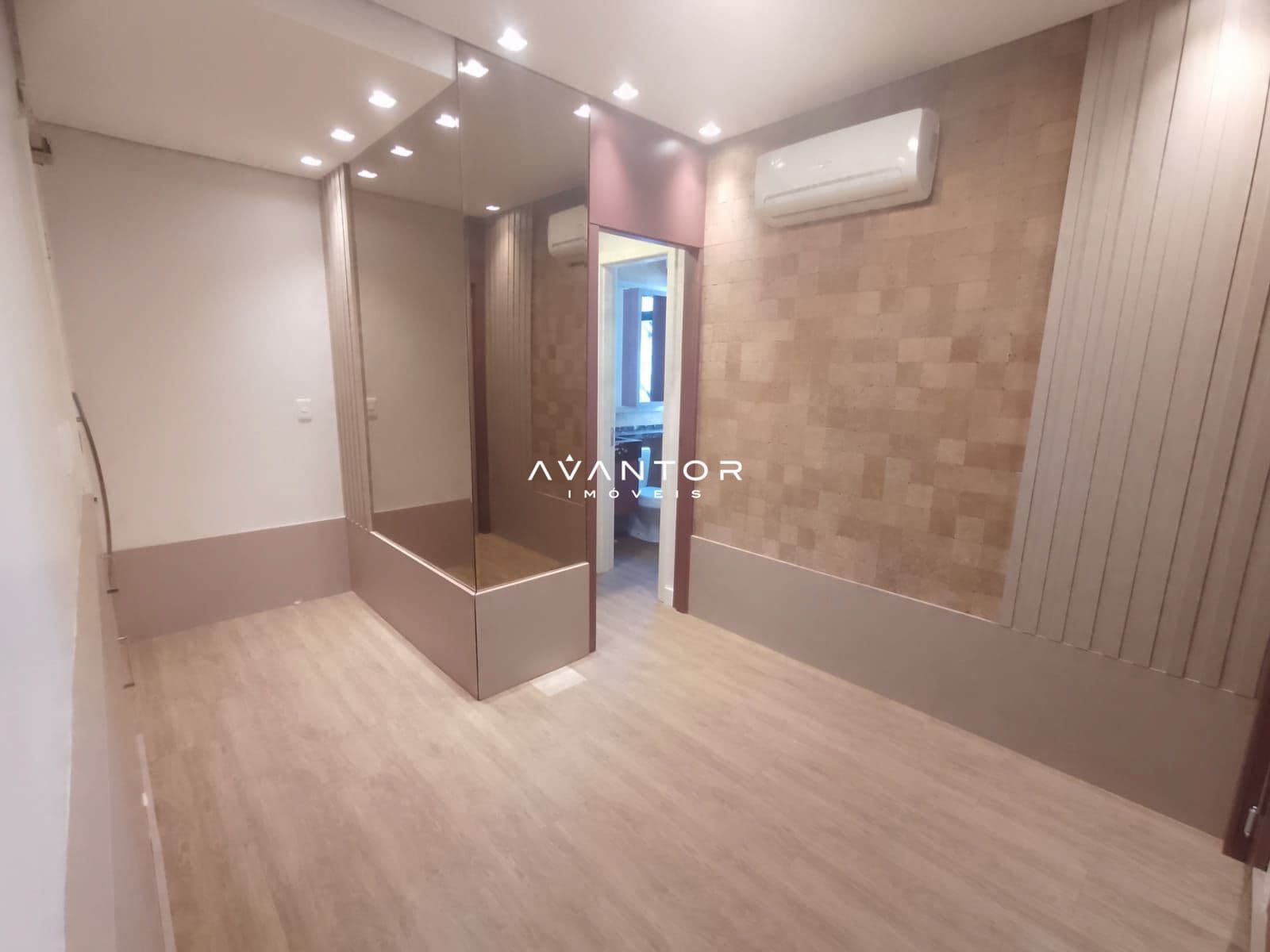 Sala Comercial com 3 salas à venda no Queluz Office, em Nossa Senhora das Dores, Santa Maria/RS — foto 4 de 15