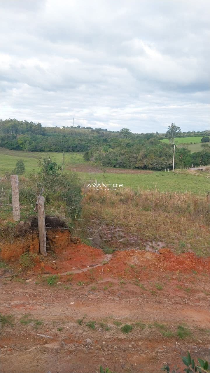 Terreno com cerca e vegetação — Terreno à venda em Urlândia, Santa Maria/RS