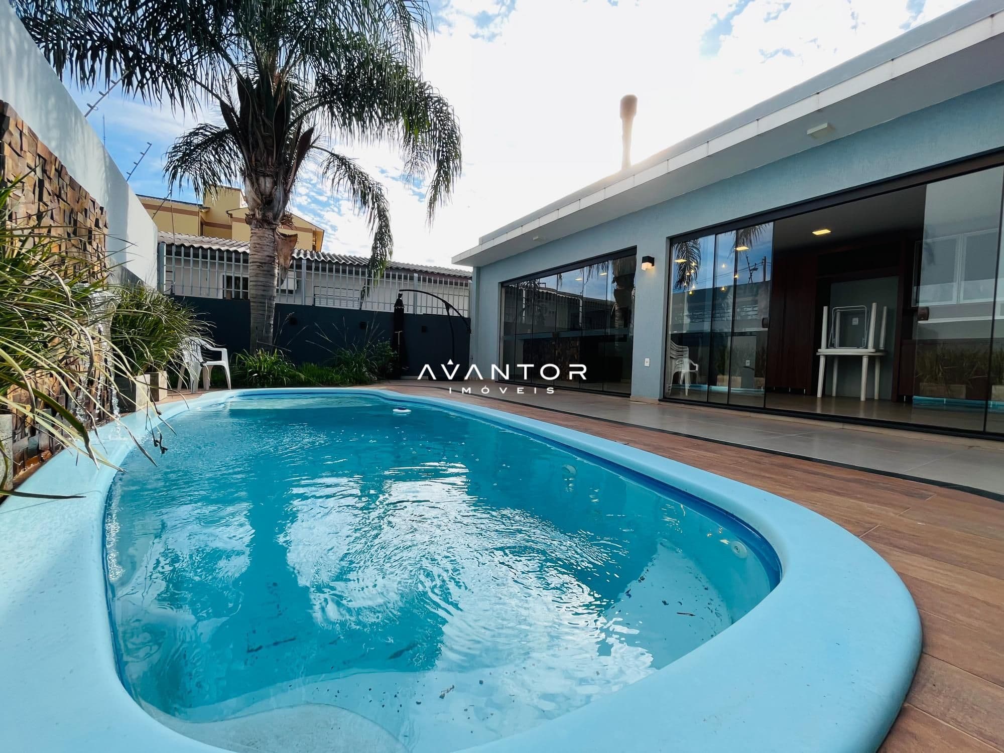 Piscina com área de lazer e churrasqueira — Casa com 3 quartos à venda em Camobi, Santa Maria/RS